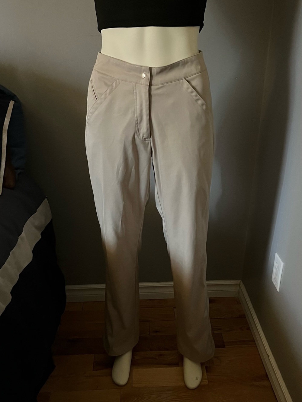 Lopez size 8Classic Women's Beige Straight-Leg Pants